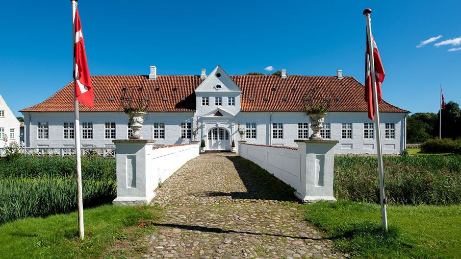 Store Restrup Herregaard Exterior
