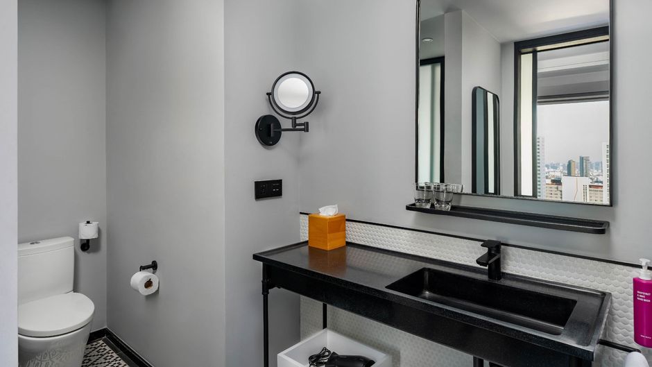 Moxy Bangkok Ratchaprasong Room