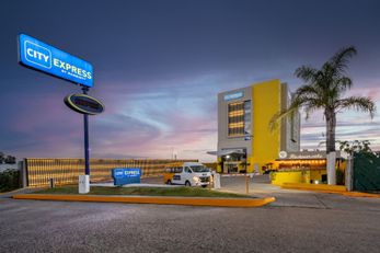 City Express by Marriott Airport