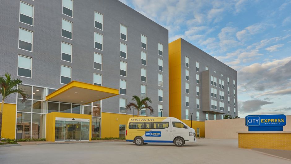 City Express Marriott Cancun A. Exterior