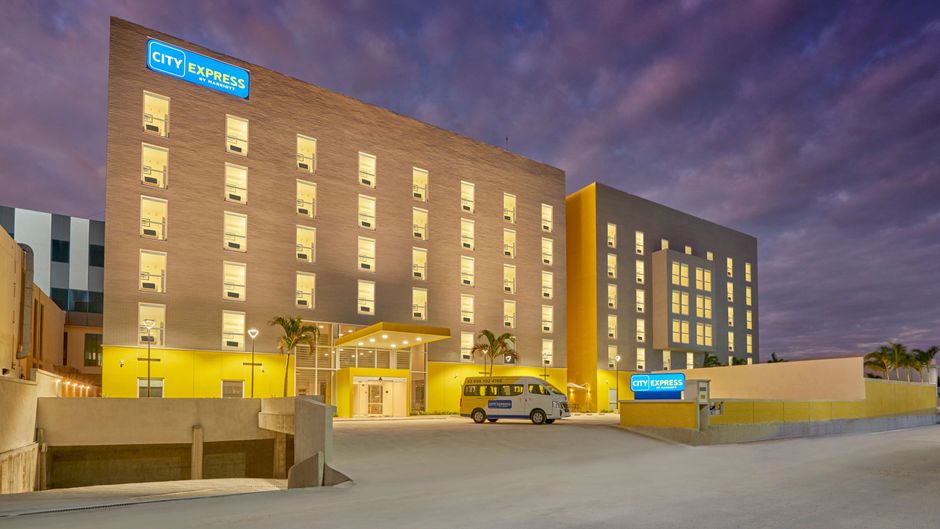 City Express Marriott Cancun A. Exterior