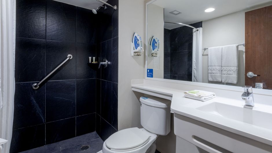 City Express by Marriott Airport Room