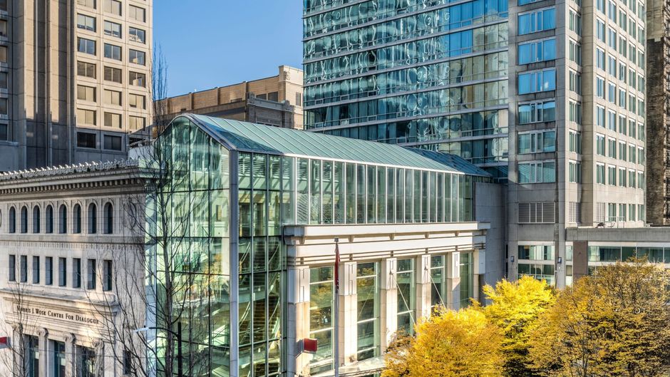 Delta Hotels Vancouver Downtown Suites Exterior