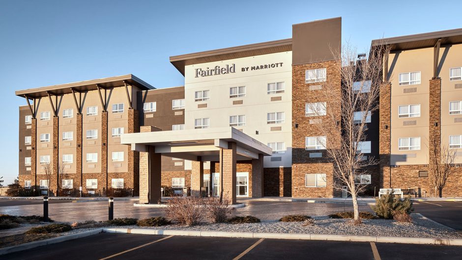 Fairfield Inn & Suites by Marriott Airdrie Exterior