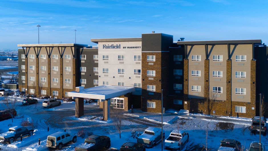 Fairfield Inn & Suites by Marriott Airdrie Exterior