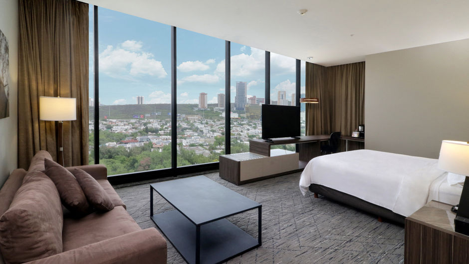 Holiday Inn Express/Stes Monterrey Valle Suite