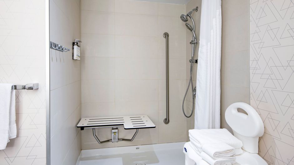 Holiday Inn Express Room