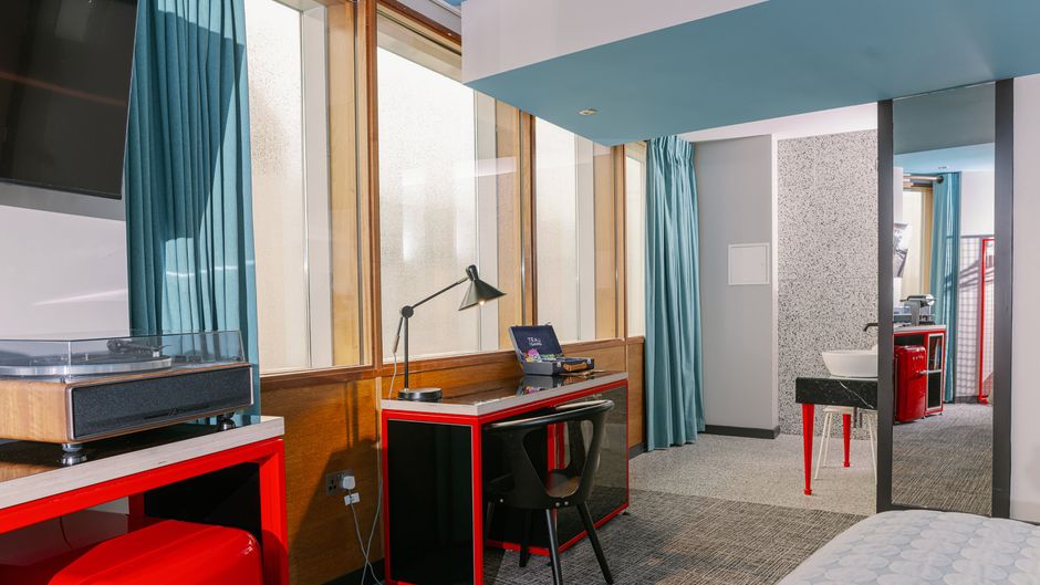 Bullitt Hotel Room