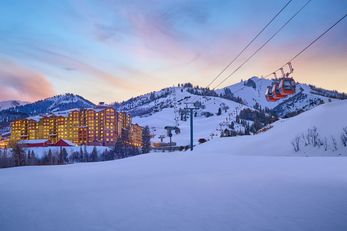 Grand Summit Hotel