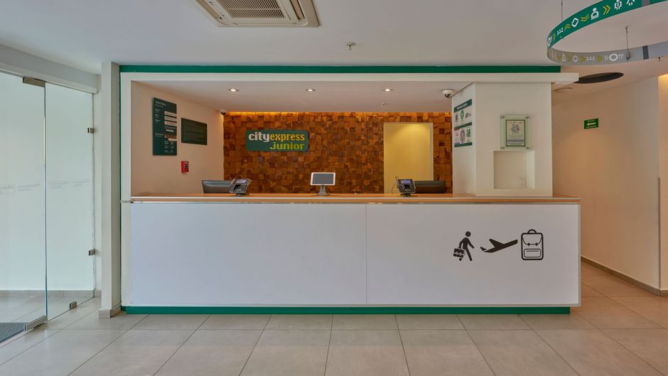 City Express Junior by Marriott Finsa Lobby