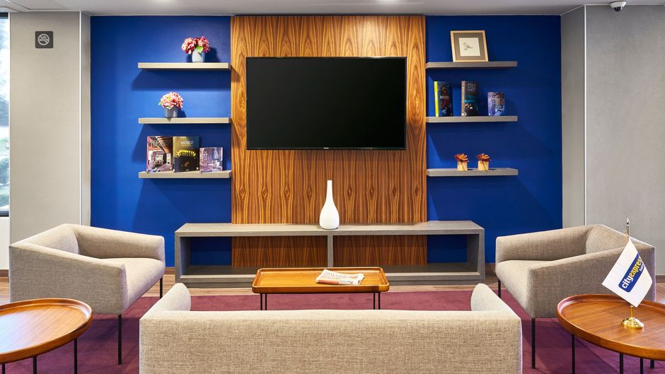 City Suites by Marriott Toluca Lobby