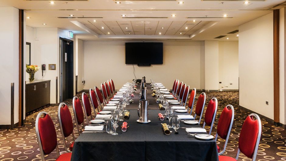 Crowne Plaza Canberra Meeting