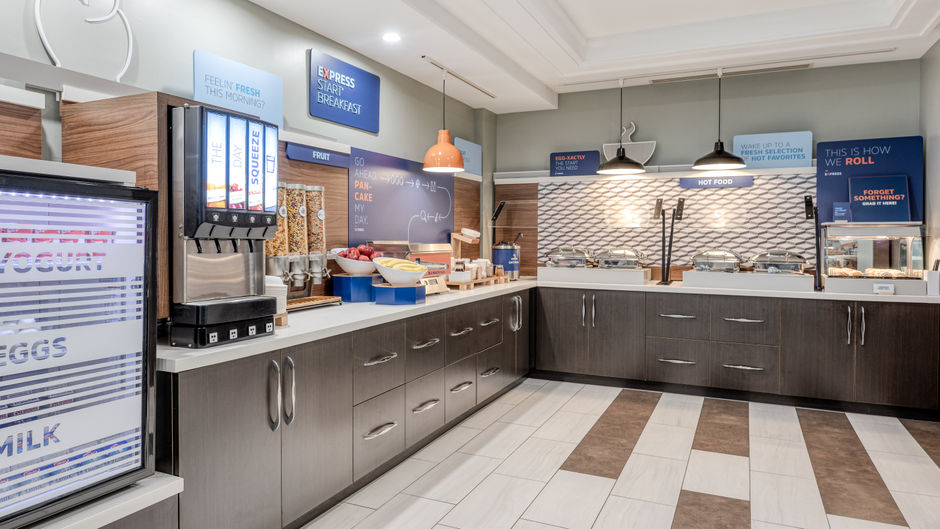 Holiday Inn Express & Suites Ottawa Airp Restaurant