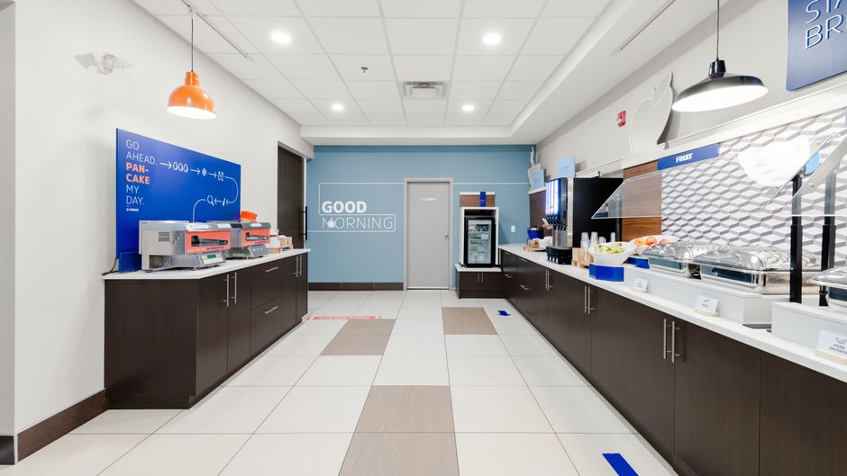 Holiday Inn Express Edmonton South Restaurant