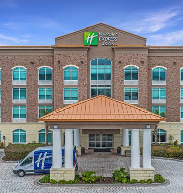 Holiday Inn Express Hotel & Suites