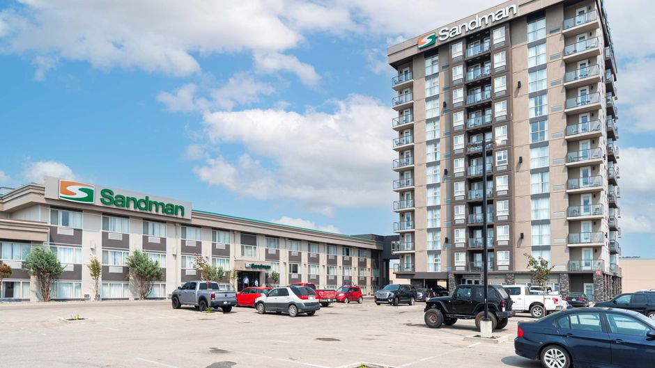 Sandman Hotel West Edmonton Exterior