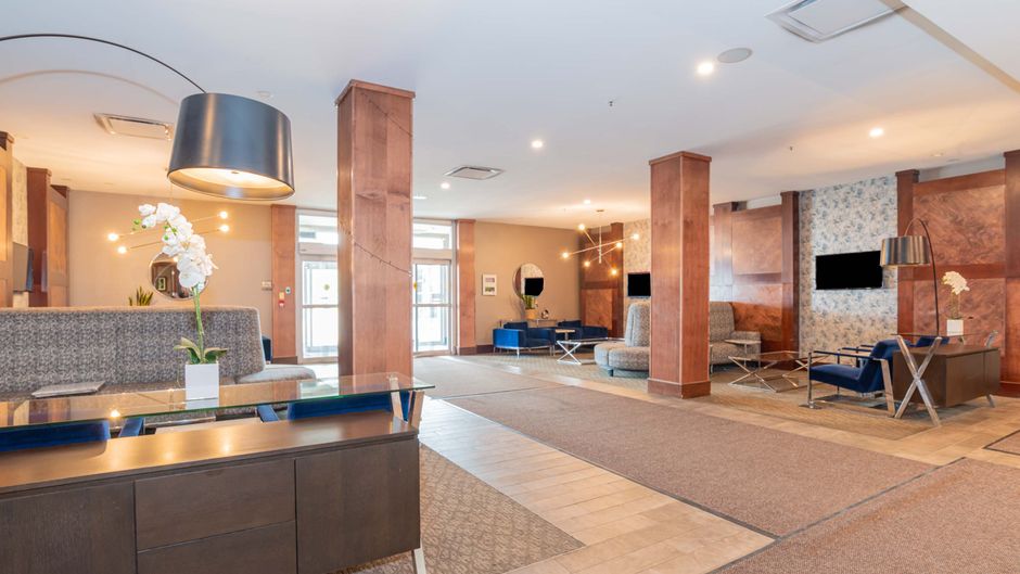 Sandman Hotel West Edmonton Lobby