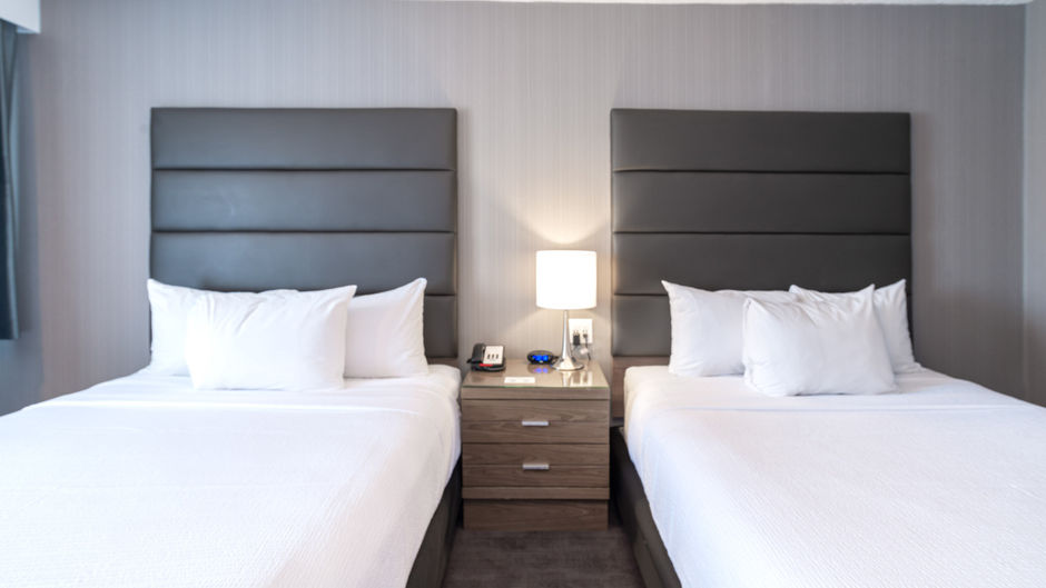 Sandman Hotel West Edmonton Room