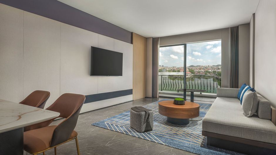 Four Points Yangjiang City Center Suite