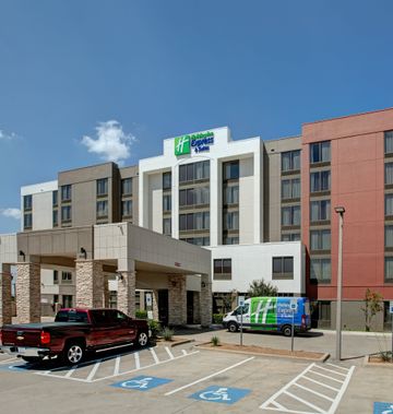 Holiday Inn Express Suites DFW Airport S