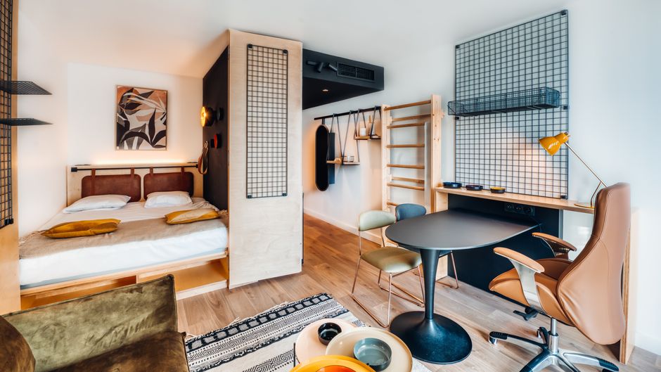 Cowool Avignon Room