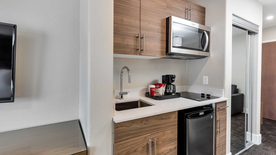 Sandman Hotel Grande Prairie Room