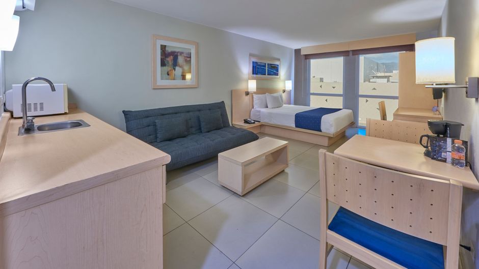 City Express by Marriott Manzanillo Suite