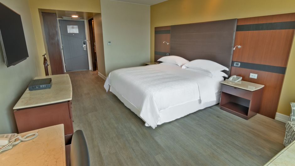 Sheraton Guayaquil Hotel Room
