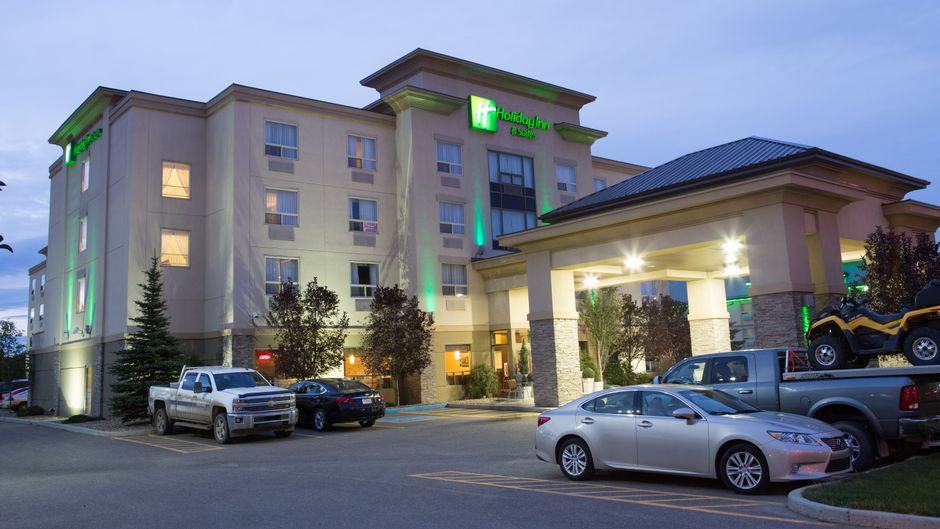 Holiday Inn Hotel & Suites Lloydminster Exterior