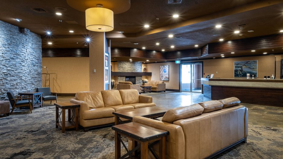 Prestige Mountain Resort Rossland Lobby