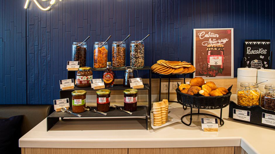 Holiday Inn Express Paris Restaurant