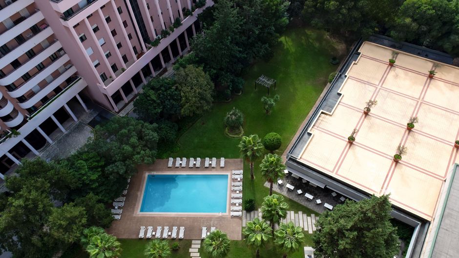 Marriott Lisbon Hotel Pool