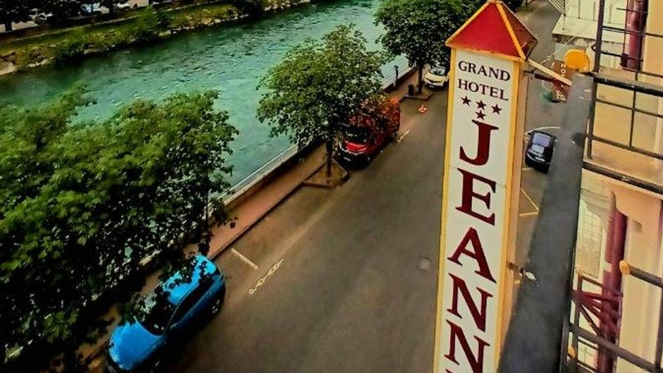 Hotel Jeanne d'Arc Exterior