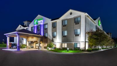 Holiday Inn Express Hotel & Suites