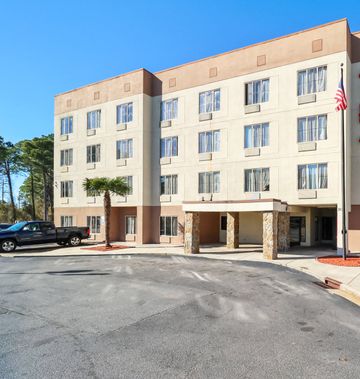 Red Roof Suites Fayetteville-Fort Bragg