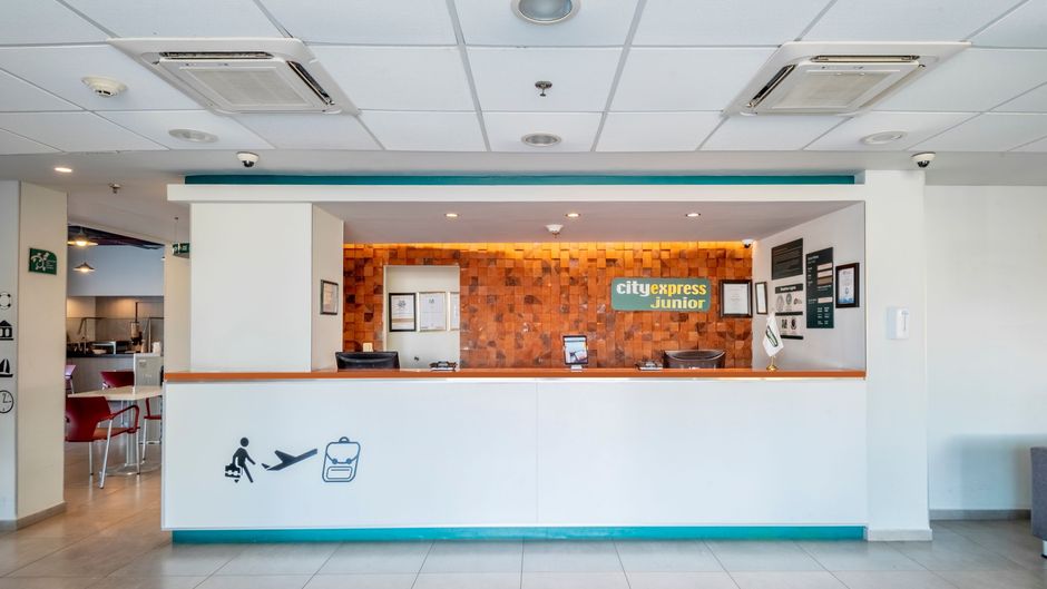 City Express Junior by Marriott Lobby