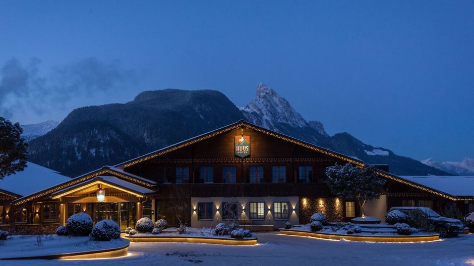 Huus Hotel Gstaad, a Design Hotel Exterior