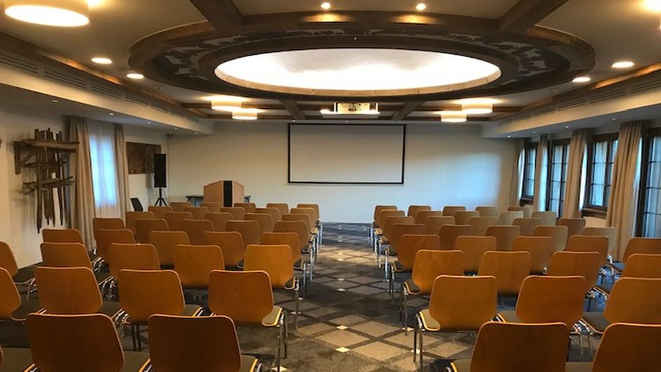 Huus Hotel Gstaad, a Design Hotel Meeting