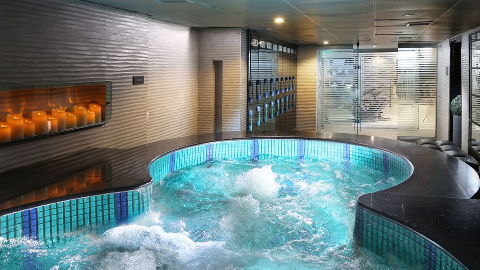 Four Points by Sheraton Lahore Pool