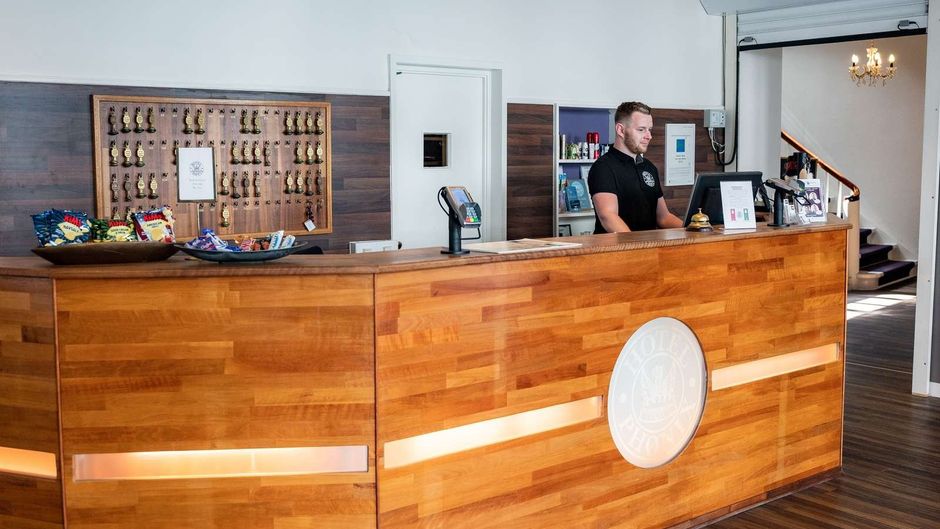 Phonix Hotel Lobby