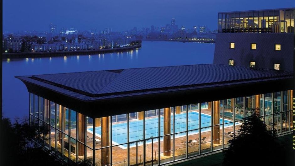 Canary Riverside Plaza Hotel Exterior