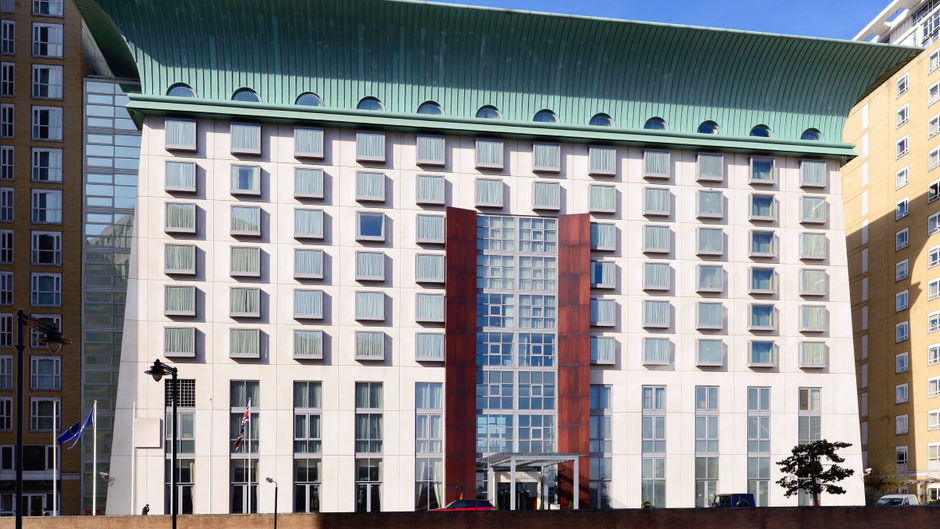 Canary Riverside Plaza Hotel Exterior