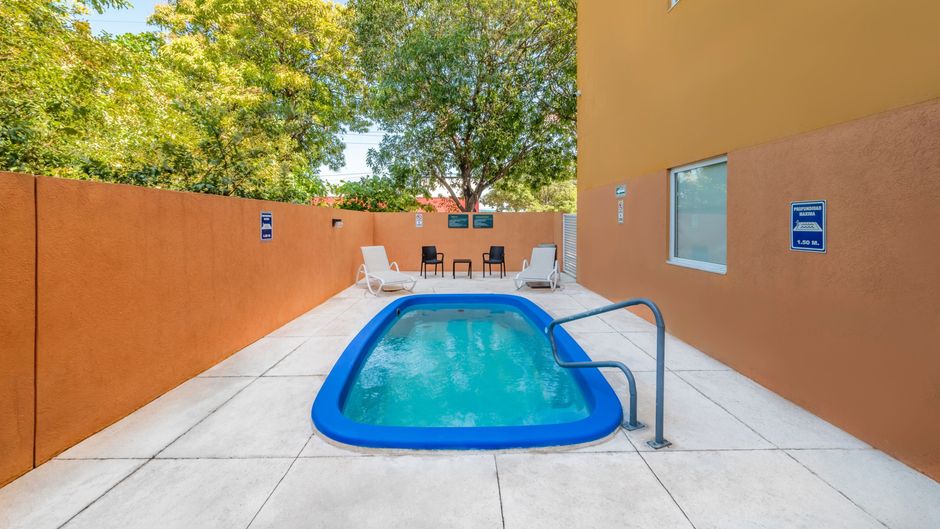 City Express Junior by Marriott Airport Pool