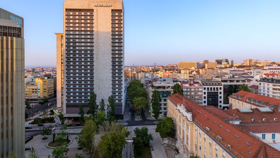Sheraton Lisboa Hotel & Spa Exterior