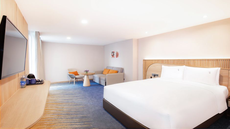 Holiday Inn Exp Suites Central Pier Suite