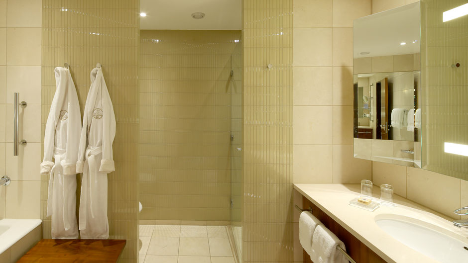Canary Riverside Plaza Hotel Room