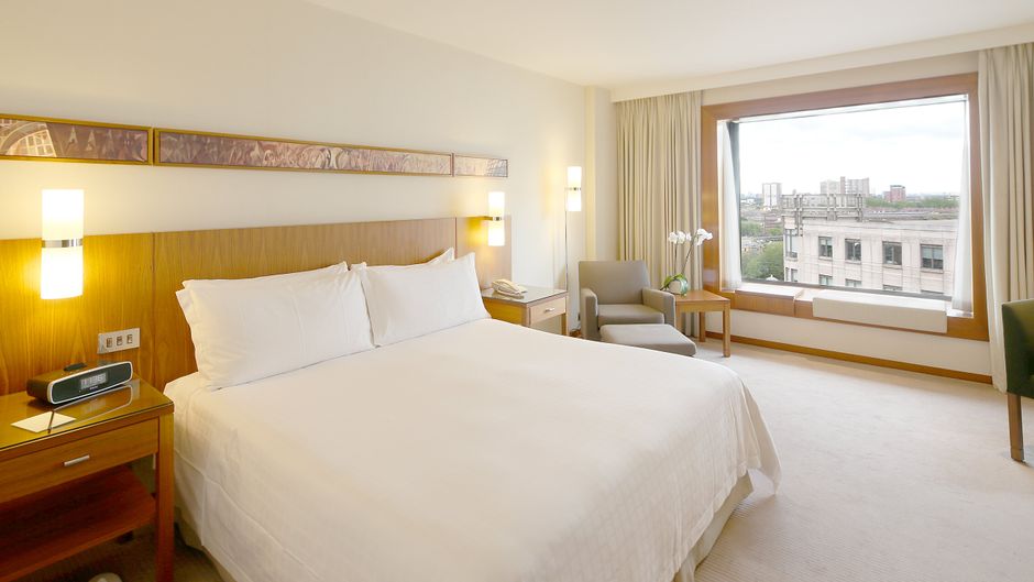 Canary Riverside Plaza Hotel Room