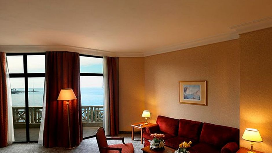 Bayview Hotel Suite