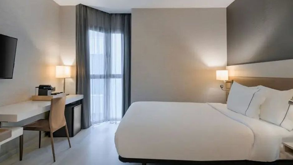 SH Colon Valencia Hotel Room