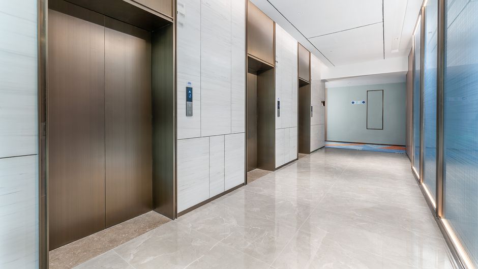 Holiday Inn Express Bazhong Center Lobby